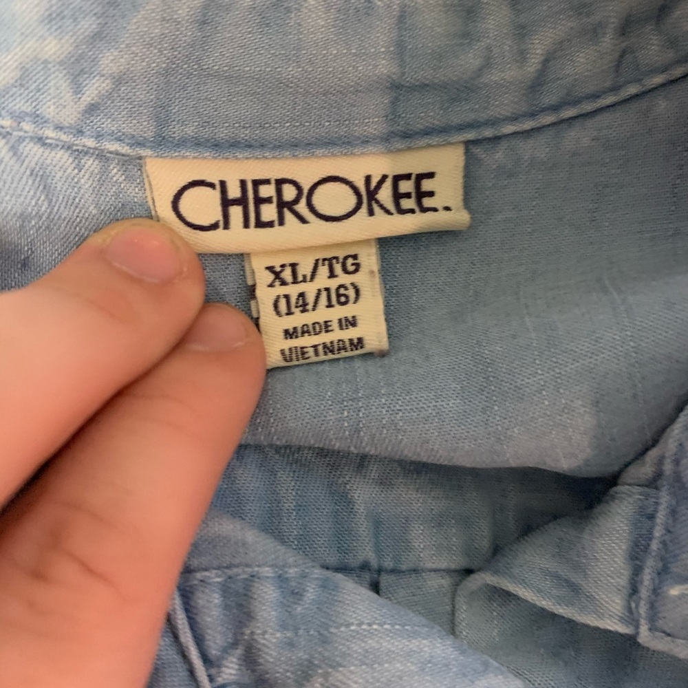 Jean material button-up - Picture 4 of 4
